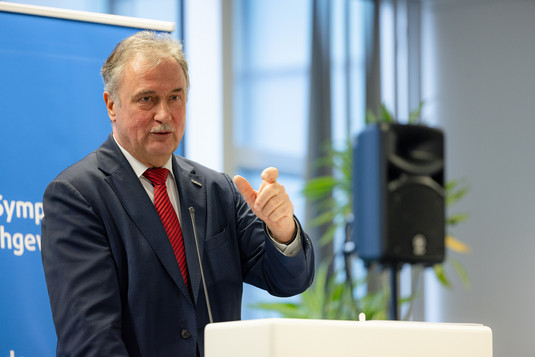 Claus Weselsky am Rednerpult